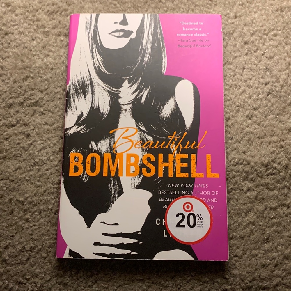 💜 Christina Lauren’s “Beautiful Bombshell” book ‼️